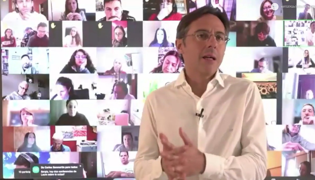 Sergio Fernández durante el directo de Vivir de verdad 2025
